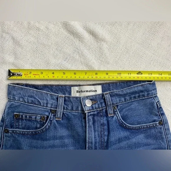 REFORMATION Julia High Cigarette Jean Baltic Wash Size 25 - Picture 8 of 12